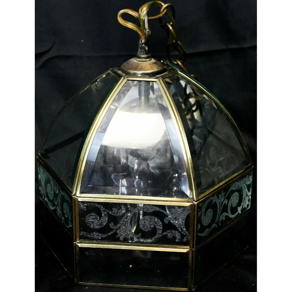 Unbranded clear glass